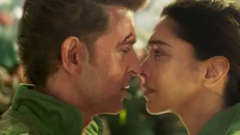 Still 8 of Fighter (2024) WEB-DL [Hindi DD5.1] 1080p 720p & 480p [x264/HEVC]