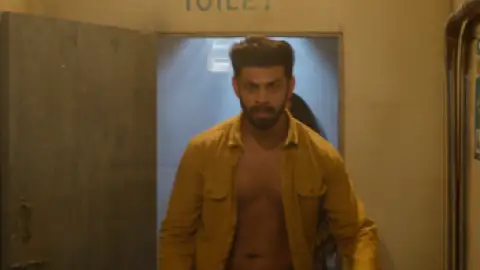 Still 6 of Joshua: Imai Pol Kaakha (2024) UNCUT WEB-DL [Hindi (ORG 2.0) + Tamil] 1080p 720p & 480p Dual Audio [x264/HEVC]