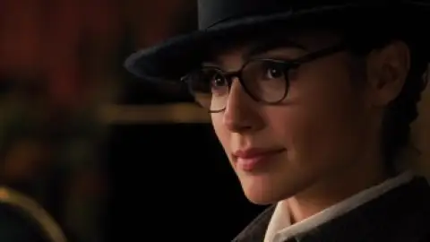 Still 3 of Wonder Woman (2017) BluRay [Hindi (ORG 2.0) + English] 4K 1080p 720p & 480p Dual Audio [x264/10Bit-HEVC]