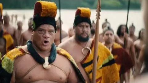 Still 1 of Chief of War (Season 1) WEB-DL [English DD5.1] 4K 1080p 720p & 480p [x264/10Bit-HEVC] | AppleTV Series