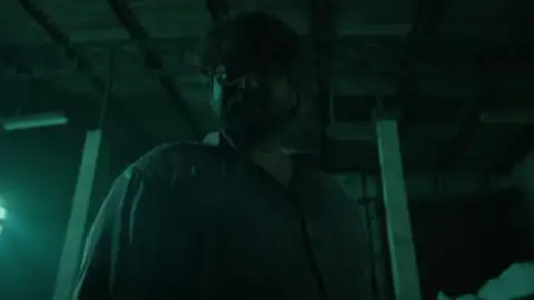 Still 5 of Valathu Vashathe Kallan (2026) DS4K WEB-DL [Hindi (DD2.0) & Malayalam] 4K 1080p 720p & 480p Dual Audio [x264/HEVC]