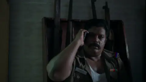 Still 2 of Muthu Alias Kaattaan (Season 1) DS4K WEB-DL [Hindi (DD5.1) & Tamil] 4K 1080p 720p & 480p [x264/10Bit-HEVC] | [ALL Episodes] | HotStar Series