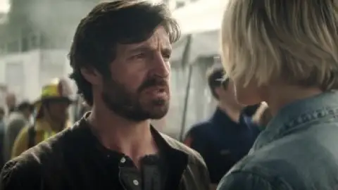 Still 4 of La Brea (Season 2) BluRay [Hindi (DD 2.0) & English] 1080p 720p & 480p x264 Dual Audio DD5.1